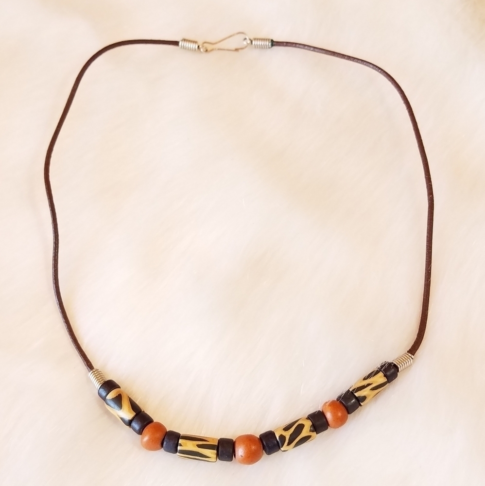 TRIBAL Look Beaded Necklace - Picture 3 of 8
